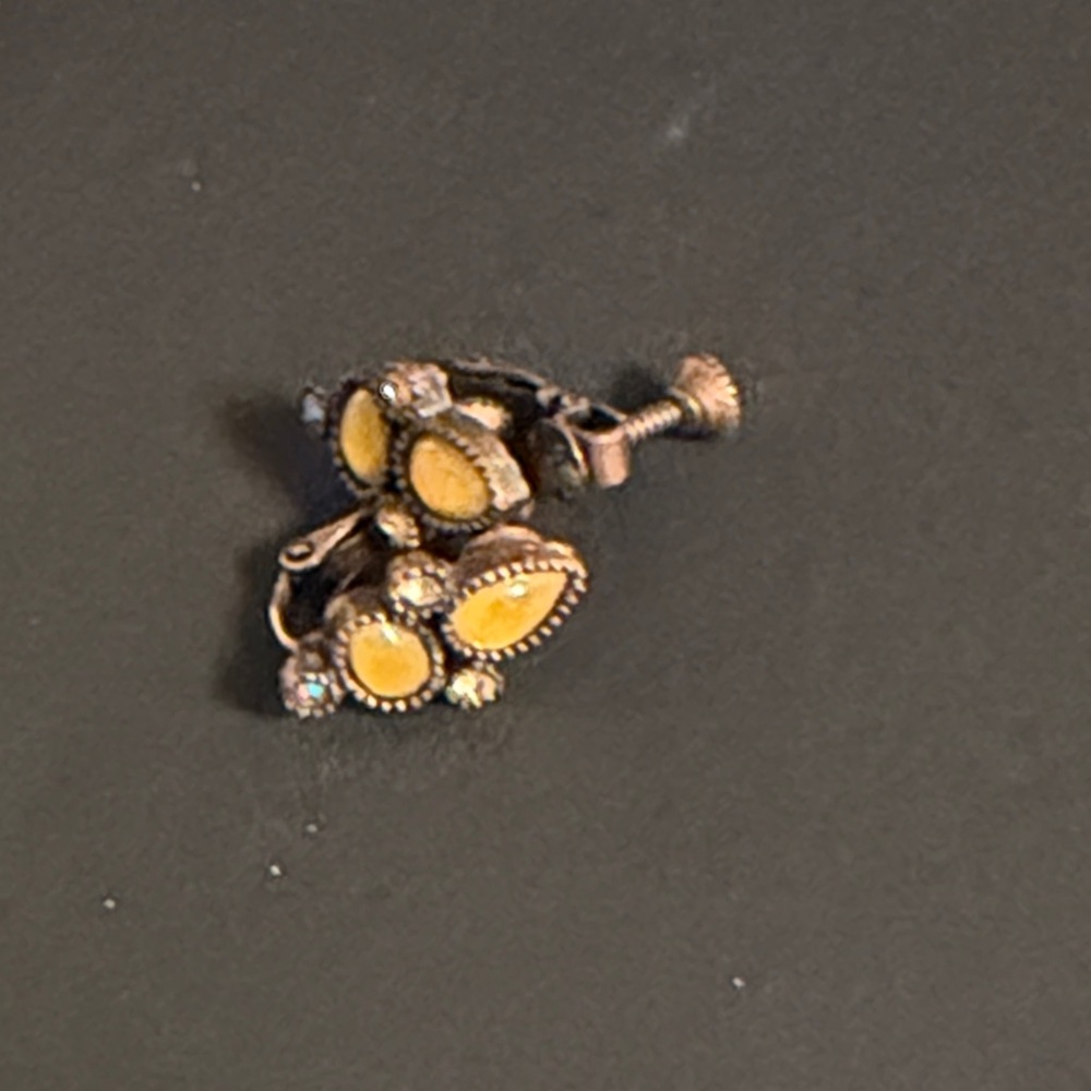 Vintage Yellow and Gold Floral Earrings - Picture 3 of 5